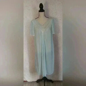 Silk Essence by Miss Elaine Vintage Nightgown Size L Blue